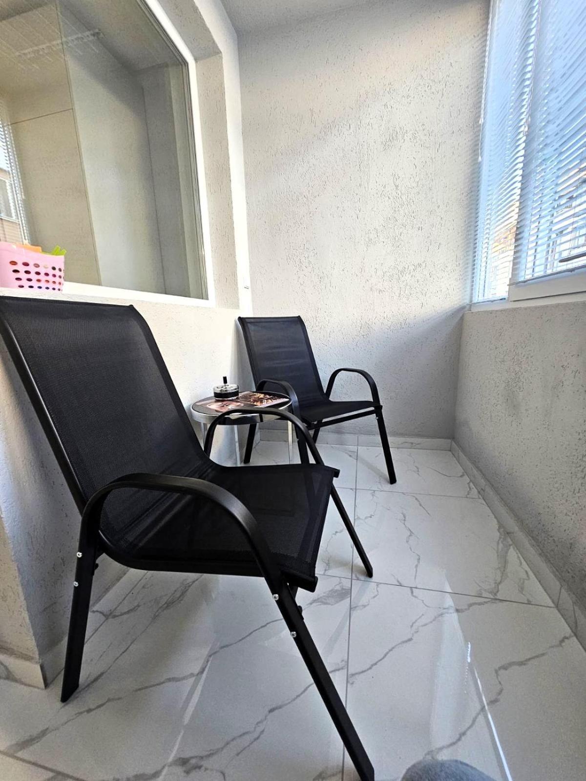Apartment Bohemi With Free Parking Burgas Exterior foto